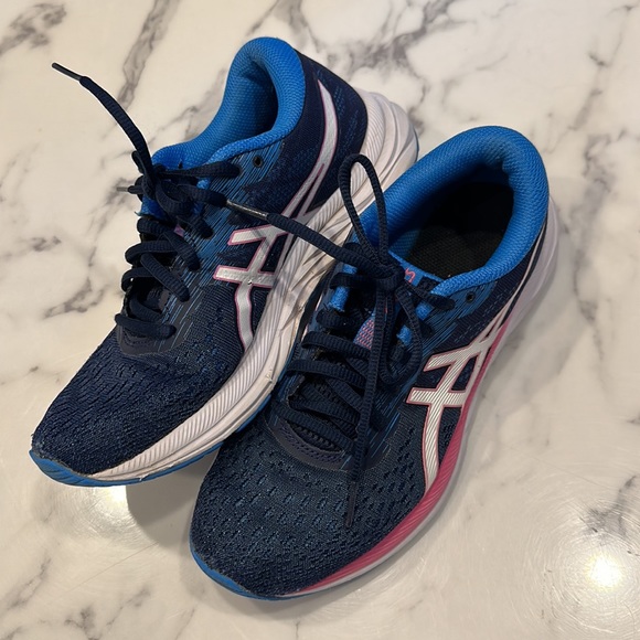 ASICS Women’s Sneaker - Picture 2 of 4